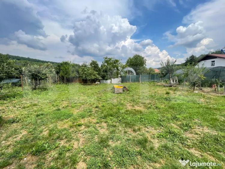 Casă cu 3 camere cu Teren 880 Mp în Leamna de Sus