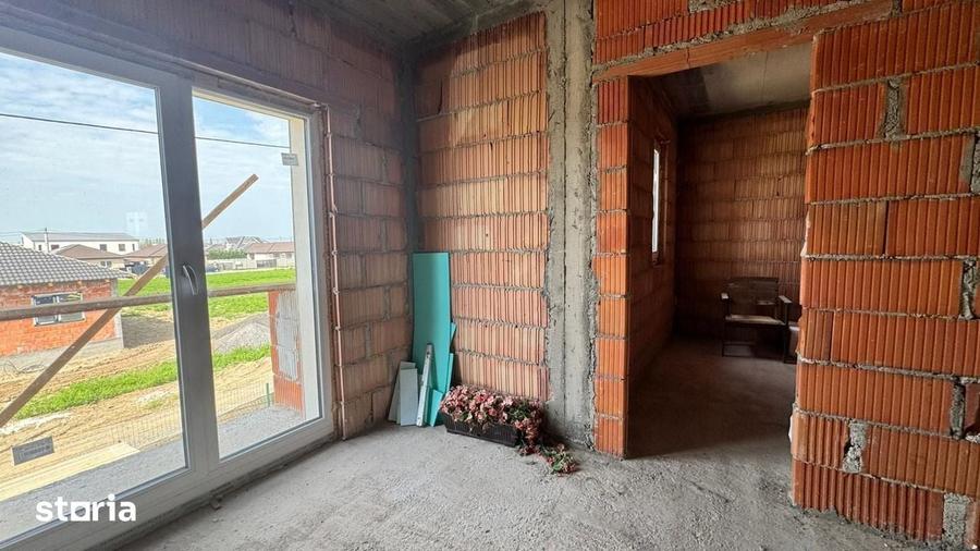 Casă cu 4 camere cu Teren 350 Mp în Tipografilor