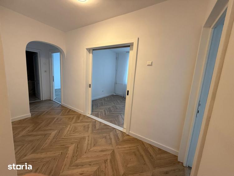 Apartament cu 3 camere în Orașul Nou