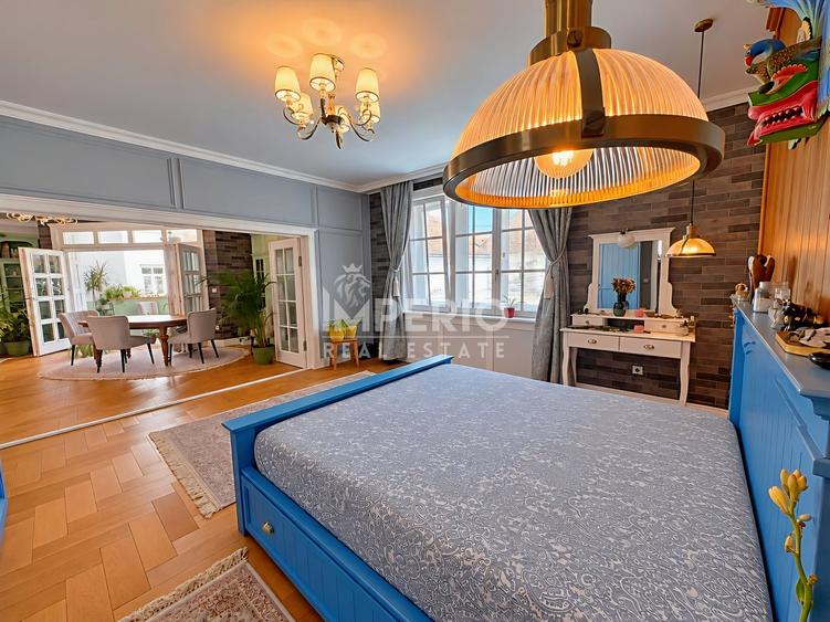 Apartament cu 3 camere semidecomandat, mobilat în Central