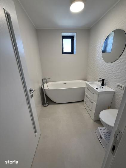Casă cu 4 camere cu Teren 120 Mp în Central