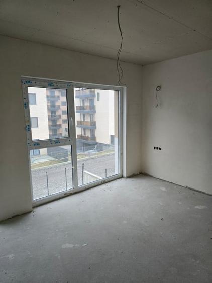 Duplex cu 5 camere cu Canalizare în Chinteni