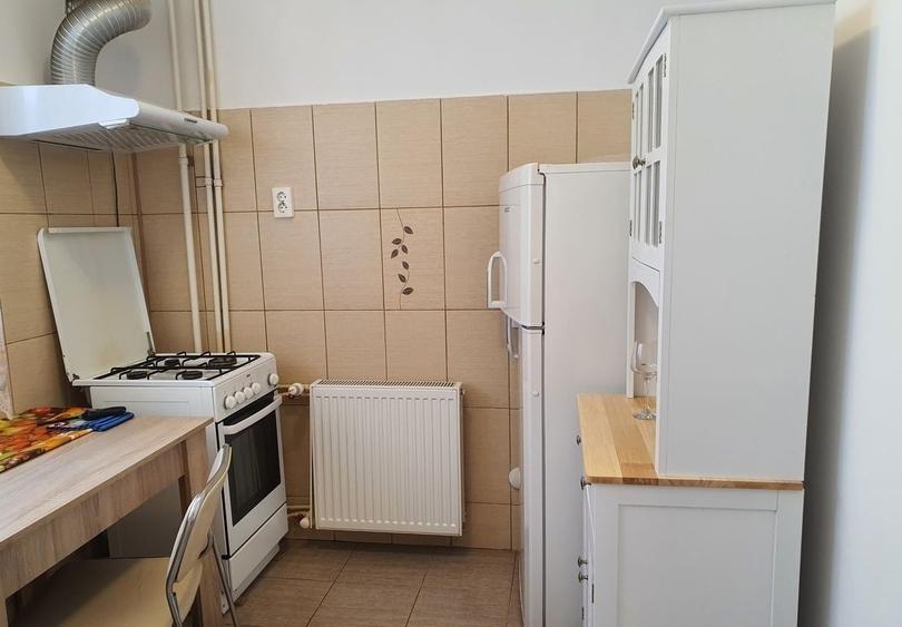 Apartament cu 2 camere decomandat în Drumul Taberei