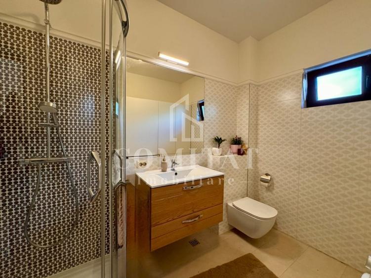 Duplex cu 4 camere cu Canalizare în Florești