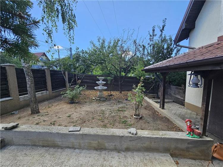 Casă cu 5 camere cu Piscina în Aroneanu