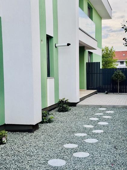 Apartament cu 3 camere în Dumbrăvița
