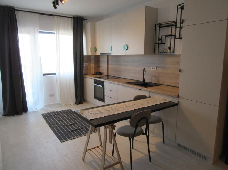 Apartament cu 2 camere semidecomandat, mobilat în Fundeni