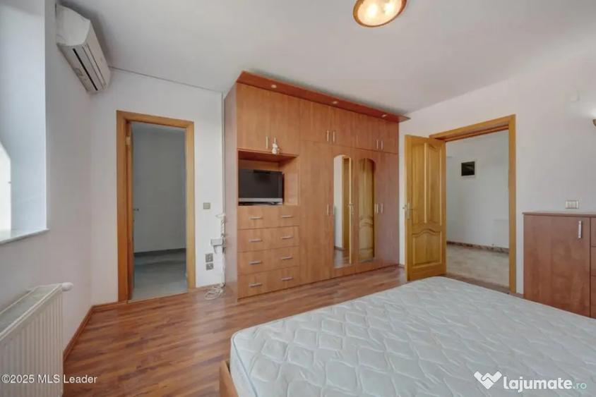Casă cu 7 camere cu Teren 1120 Mp în Pipera