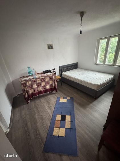 Casă cu 3 camere cu Teren 700 Mp în Deal