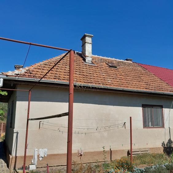 Casă individuală cu 2 camere cu Teren 10126 Mp în Jibou