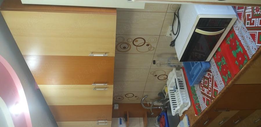 Apartament cu 2 camere semidecomandat în Obor