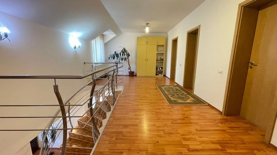 Casă individuală cu 4 camere cu Canalizare în Mircea cel Bătrân