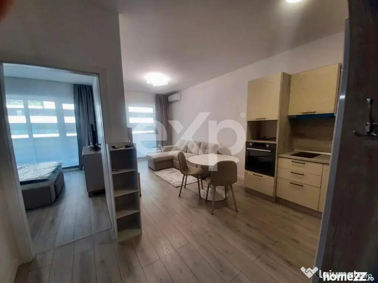 Apartament cu 2 camere decomandat, mobilat în Central