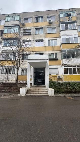Apartament cu 4 camere decomandat în Gorjului
