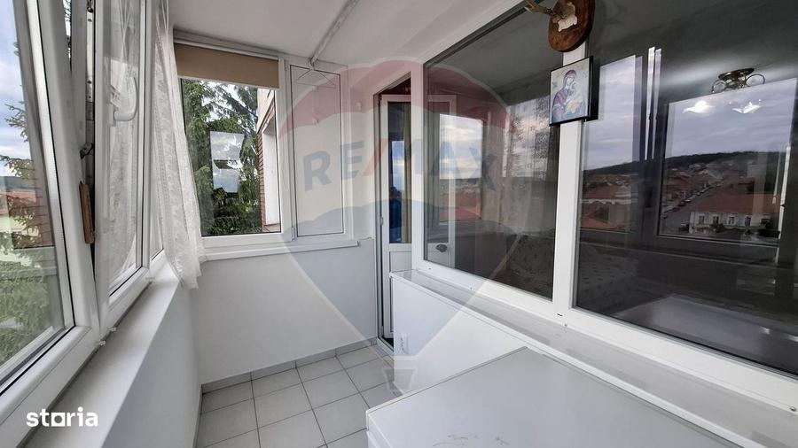 Apartament cu 2 camere decomandat în Central