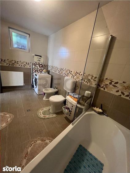 Casă cu 4 camere cu Teren 577 Mp în Iorga