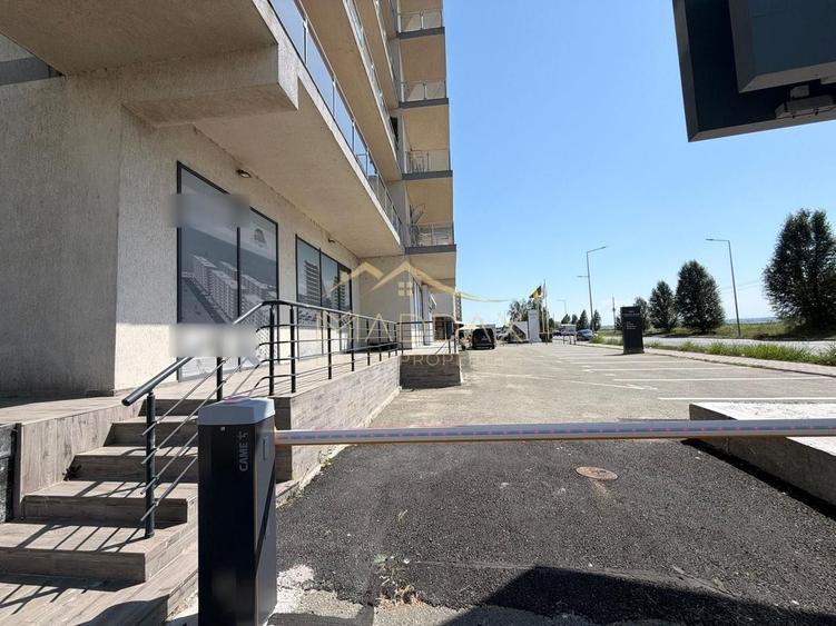 Spațiu comercial, de 192.38999938965 mp, în Nord