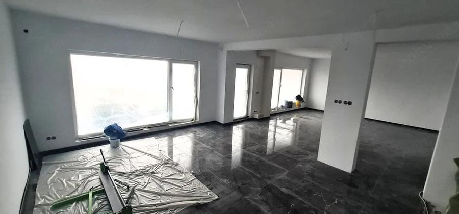 Casă cu 7 camere cu Teren 815 Mp în Tineretului