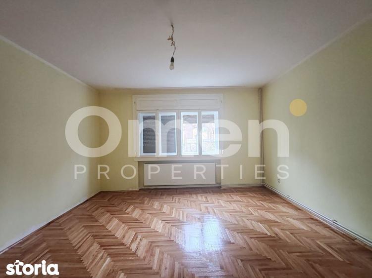 Casă cu 5 camere cu Canalizare în Central