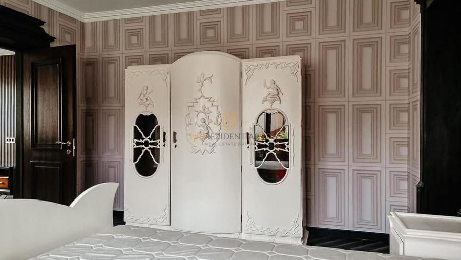 Apartament cu 7 camere decomandat, mobilat în Parcul Carol