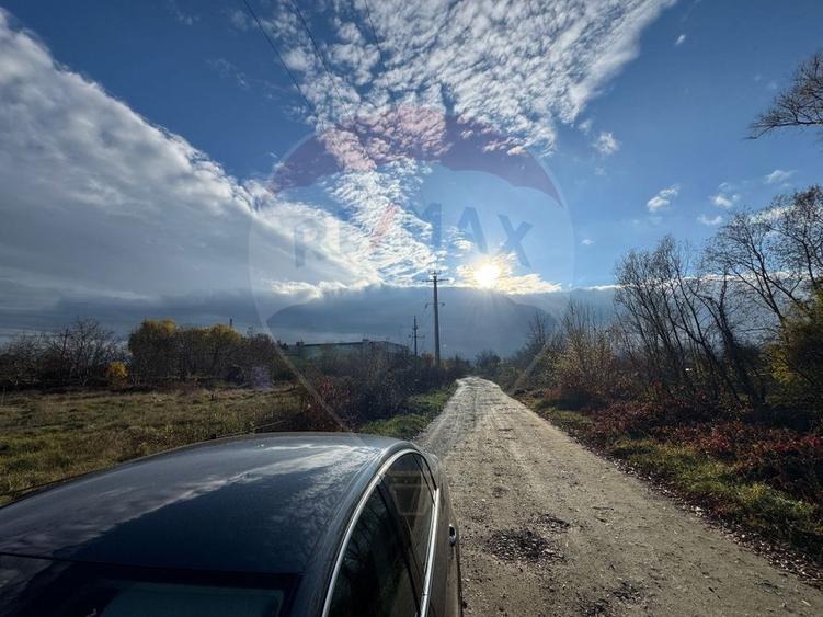 Teren Construcții intravilan de 3100 mp, în Nord