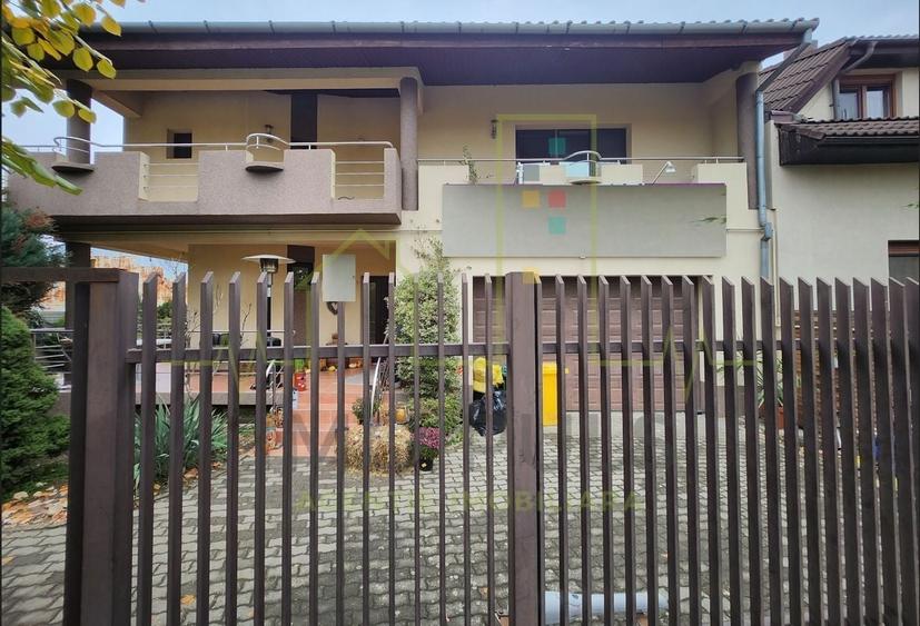 Casă individuală cu 6 camere cu Canalizare în Tipografilor