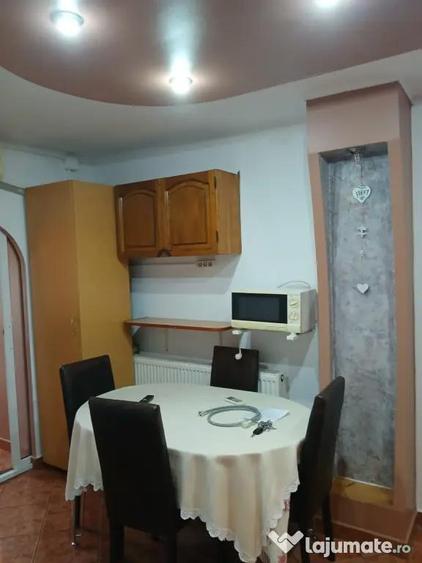 Inchiriez apartament 2 camere central - 2