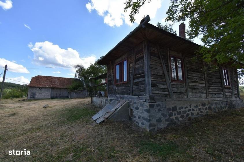 Casă cu 3 camere în Vânători
