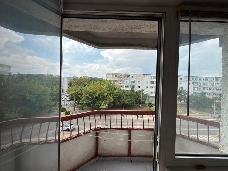 Apartament cu 3 camere decomandat în Inel I
