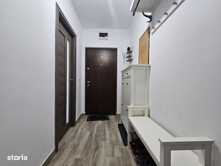 Apartament cu 3 camere semidecomandat în Gara de Nord