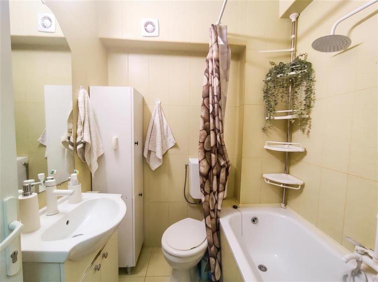 Apartament cu 2 camere decomandat, mobilat în Burdujeni
