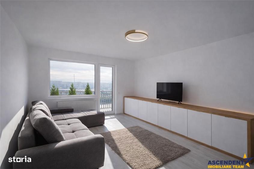 Apartament cu 3 camere decomandat în Tractorul