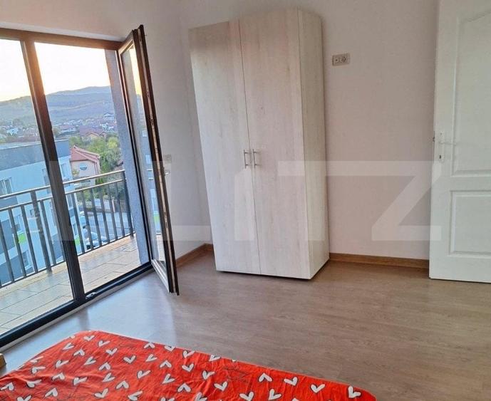 Apartament cu 3 camere decomandat în Cetate