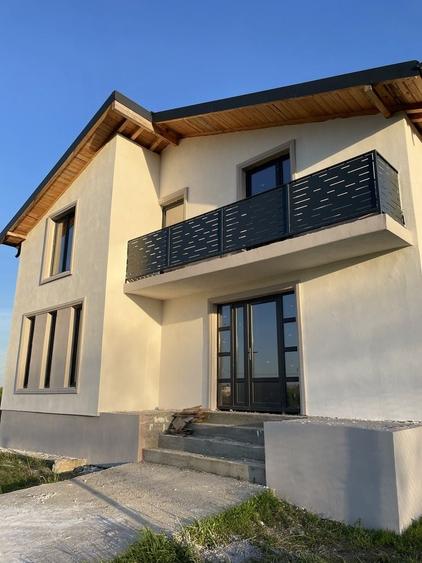 Casă cu 4 camere cu Teren 700 Mp în Central