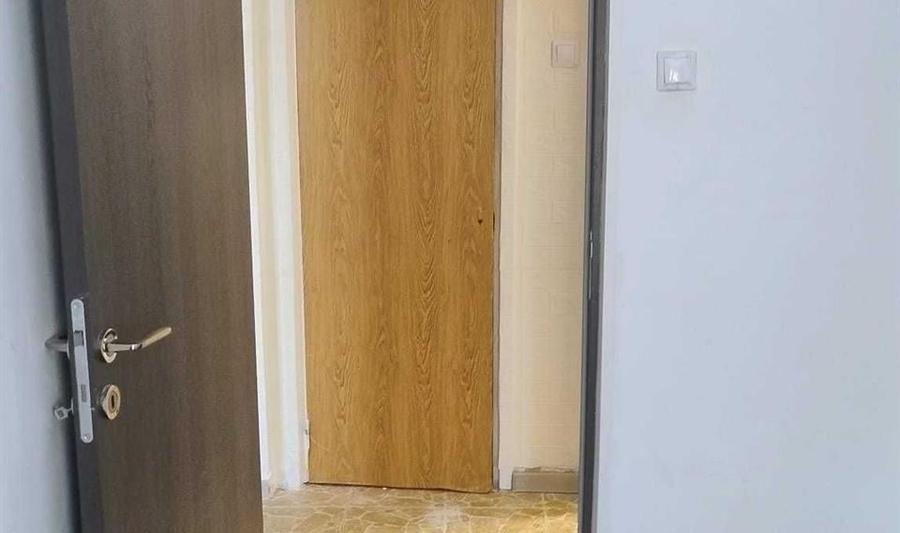 Apartament cu 2 camere semidecomandat în Gorjului