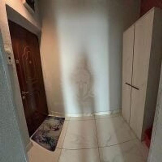 Apartament cu 3 camere decomandat, mobilat în Republicii
