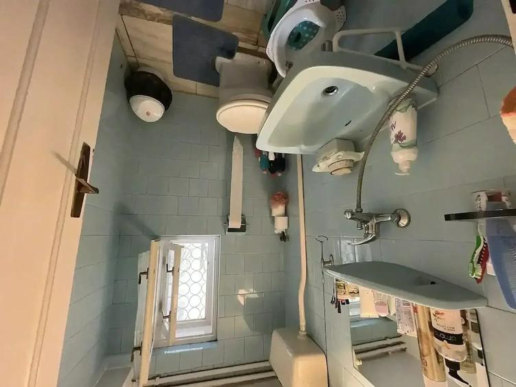 Casă cu 6 camere cu Teren 471 Mp în Central