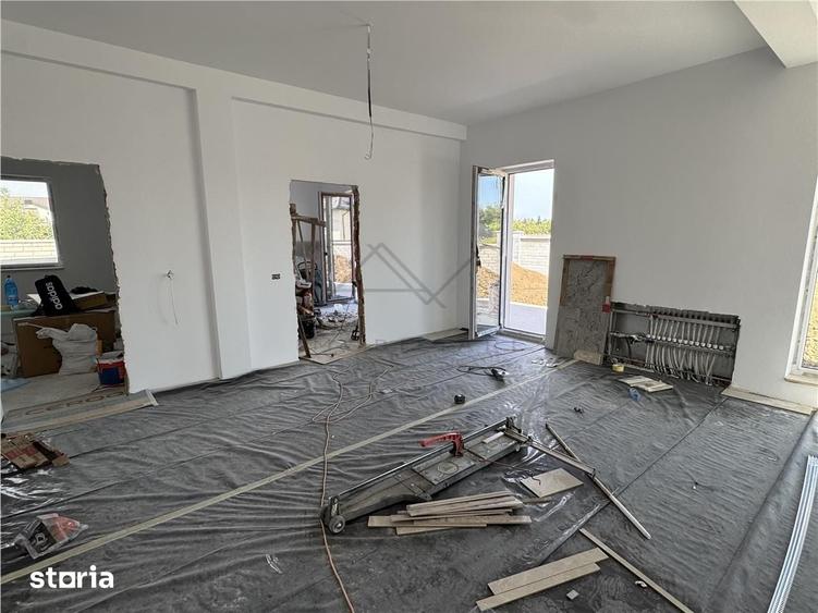 Casă cu 4 camere cu Teren 450 Mp în Domnești