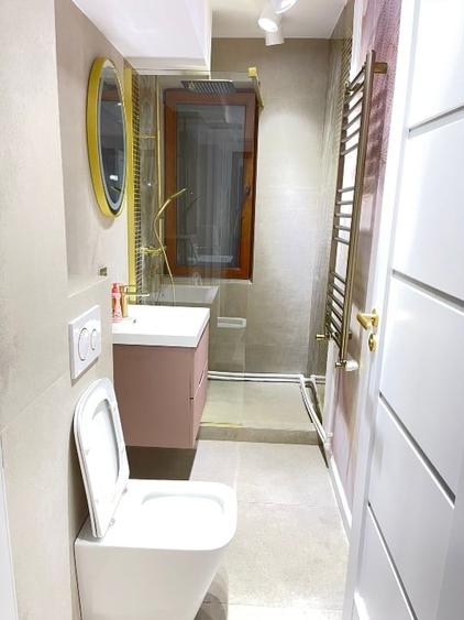 Apartament cu 2 camere semidecomandat, mobilat în Ultracentral