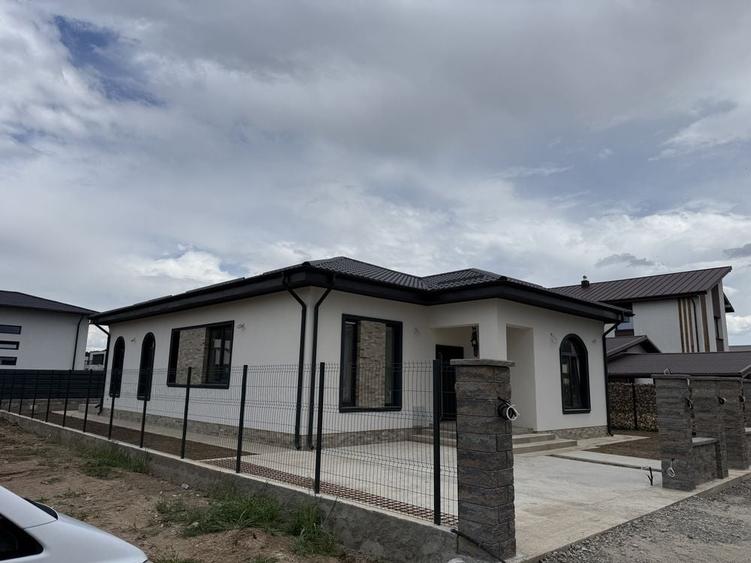 Casă cu 4 camere în Dumbrăveni