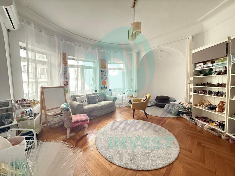 Apartament cu 5 camere semidecomandat în Armeneasca