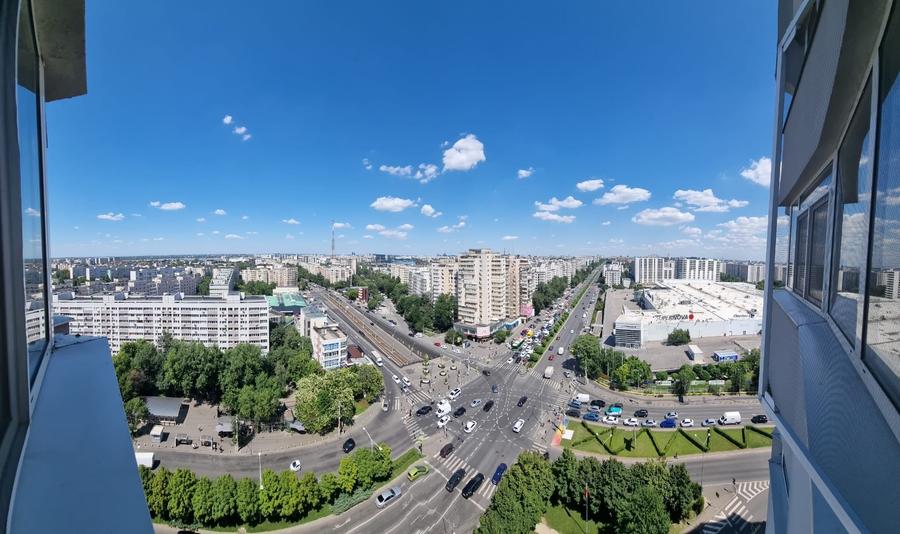 Apartament cu 4 camere decomandat în Lujerului