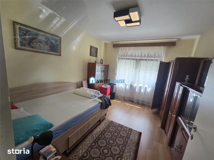 Apartament cu 3 camere decomandat în Central