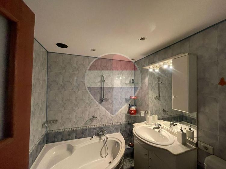 Apartament cu 3 camere decomandat, mobilat în 13 Septembrie