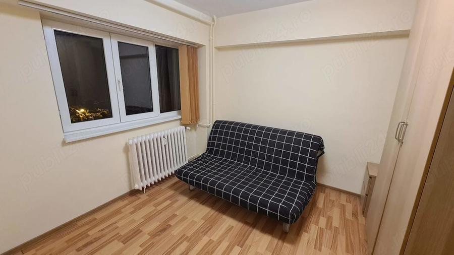Apartament cu 3 camere semidecomandat în Universitate