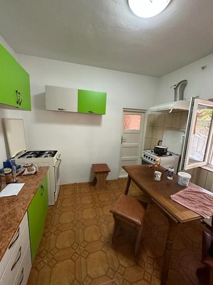 Casă individuală cu 5 camere cu Canalizare în Coiciu