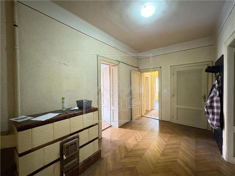 Duplex cu 4 camere cu Canalizare în Calea Dumbrăvii