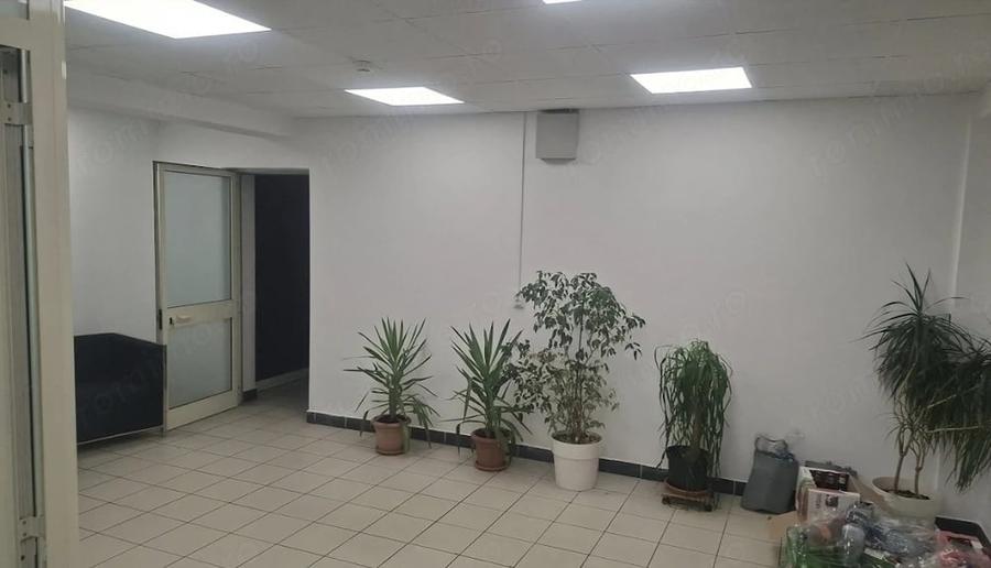 Spațiu comercial, de 50 mp, în Central