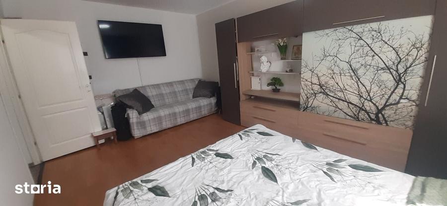 Apartament cu 2 camere decomandat în Republicii — fotografia 3