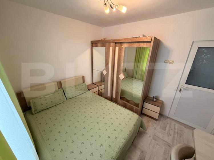 Apartament cu 3 camere decomandat în Micro 11